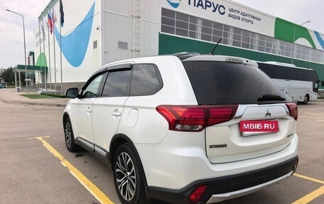 Mitsubishi Outlander III рестайлинг 3, 2015 год, 1 530 000 рублей, 4 фотография