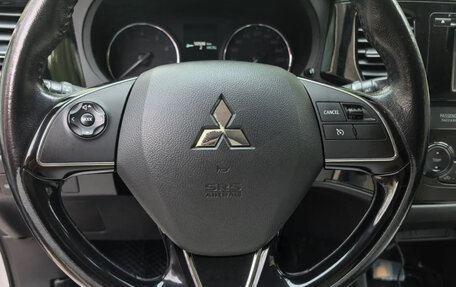 Mitsubishi Outlander III рестайлинг 3, 2015 год, 1 530 000 рублей, 14 фотография