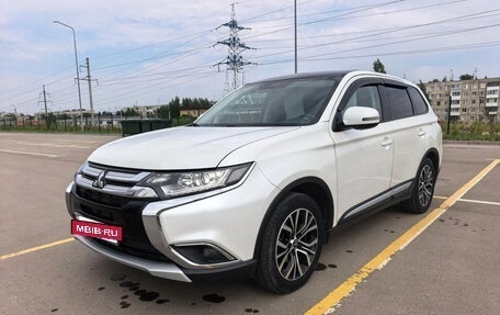 Mitsubishi Outlander III рестайлинг 3, 2015 год, 1 530 000 рублей, 2 фотография