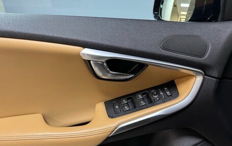 Volvo V40 II рестайлинг, 2017 год, 1 531 000 рублей, 13 фотография