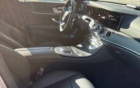 Mercedes-Benz E-Класс, 2022 год, 6 900 000 рублей, 10 фотография
