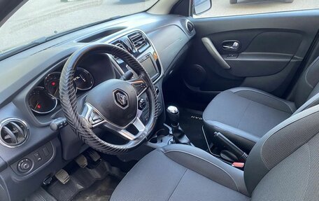 Renault Logan II, 2022 год, 990 000 рублей, 10 фотография