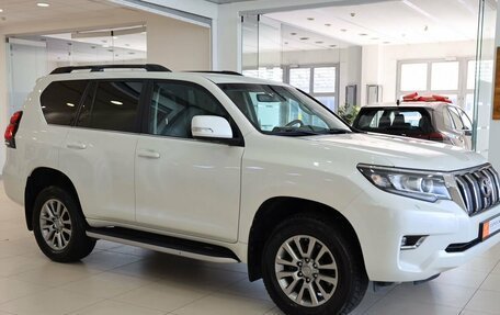Toyota Land Cruiser Prado 150 рестайлинг 2, 2020 год, 6 299 000 рублей, 7 фотография