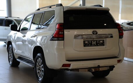 Toyota Land Cruiser Prado 150 рестайлинг 2, 2020 год, 6 299 000 рублей, 12 фотография