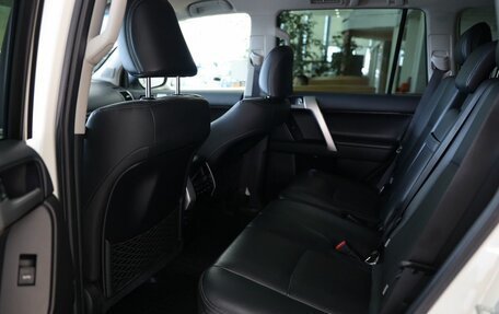 Toyota Land Cruiser Prado 150 рестайлинг 2, 2020 год, 6 299 000 рублей, 18 фотография