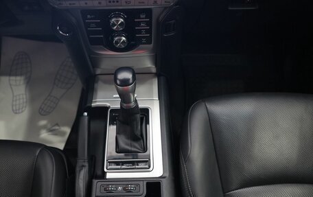 Toyota Land Cruiser Prado 150 рестайлинг 2, 2020 год, 6 299 000 рублей, 24 фотография