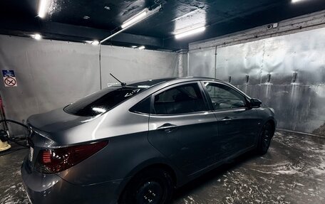 Hyundai Solaris II рестайлинг, 2011 год, 680 000 рублей, 2 фотография