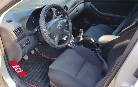 Toyota Avensis III рестайлинг, 2006 год, 600 000 рублей, 9 фотография