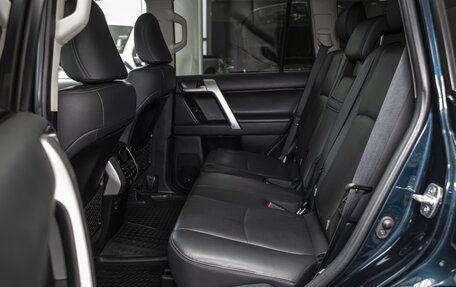 Toyota Land Cruiser Prado 150 рестайлинг 2, 2018 год, 5 950 000 рублей, 17 фотография