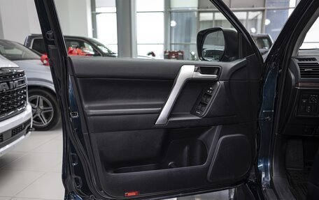 Toyota Land Cruiser Prado 150 рестайлинг 2, 2018 год, 5 950 000 рублей, 10 фотография