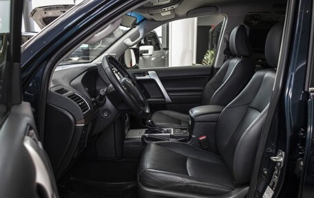 Toyota Land Cruiser Prado 150 рестайлинг 2, 2018 год, 5 950 000 рублей, 13 фотография