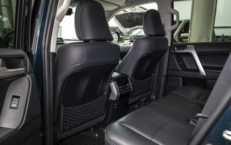 Toyota Land Cruiser Prado 150 рестайлинг 2, 2018 год, 5 950 000 рублей, 16 фотография