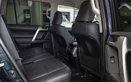 Toyota Land Cruiser Prado 150 рестайлинг 2, 2018 год, 5 950 000 рублей, 19 фотография