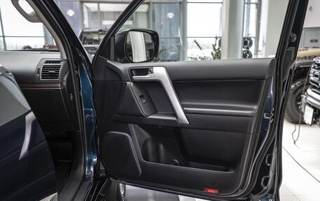 Toyota Land Cruiser Prado 150 рестайлинг 2, 2018 год, 5 950 000 рублей, 21 фотография