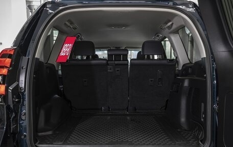 Toyota Land Cruiser Prado 150 рестайлинг 2, 2018 год, 5 950 000 рублей, 7 фотография