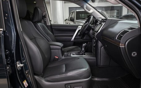 Toyota Land Cruiser Prado 150 рестайлинг 2, 2018 год, 5 950 000 рублей, 22 фотография