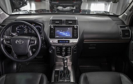 Toyota Land Cruiser Prado 150 рестайлинг 2, 2018 год, 5 950 000 рублей, 25 фотография