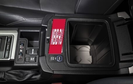 Toyota Land Cruiser Prado 150 рестайлинг 2, 2018 год, 5 950 000 рублей, 35 фотография