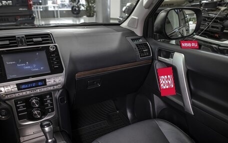 Toyota Land Cruiser Prado 150 рестайлинг 2, 2018 год, 5 950 000 рублей, 27 фотография
