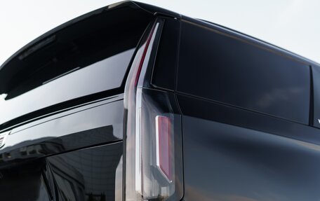 Cadillac Escalade V, 2021 год, 10 800 000 рублей, 15 фотография