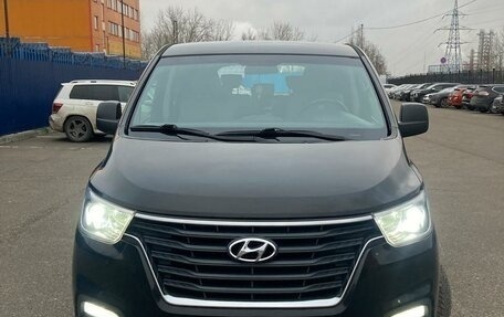 Hyundai H-1 II рестайлинг, 2018 год, 2 900 000 рублей, 7 фотография