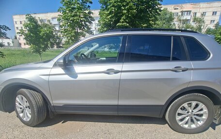 Volkswagen Tiguan II, 2020 год, 2 150 000 рублей, 3 фотография