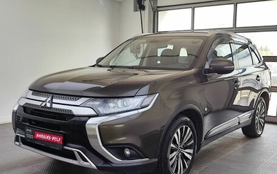 Mitsubishi Outlander III рестайлинг 3, 2019 год, 1 800 000 рублей, 1 фотография