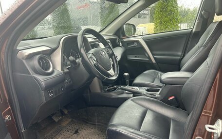 Toyota RAV4, 2017 год, 2 300 000 рублей, 10 фотография