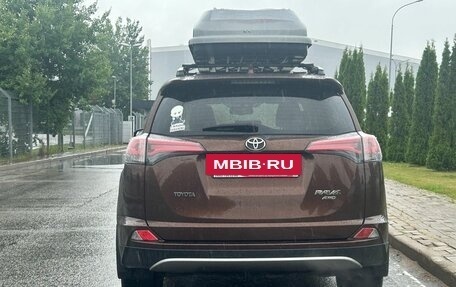 Toyota RAV4, 2017 год, 2 300 000 рублей, 6 фотография