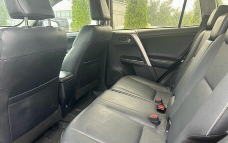 Toyota RAV4, 2017 год, 2 300 000 рублей, 8 фотография