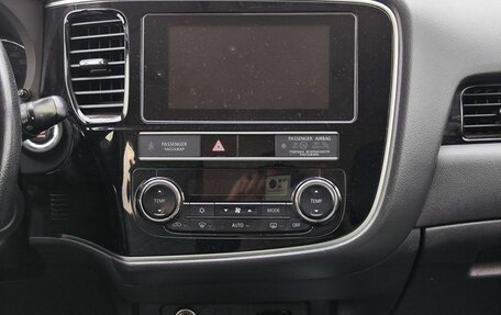 Mitsubishi Outlander III рестайлинг 3, 2019 год, 1 800 000 рублей, 18 фотография