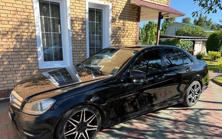 Mercedes-Benz C-Класс, 2012 год, 1 400 000 рублей, 2 фотография