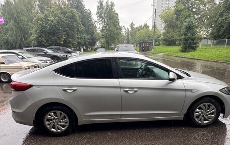 Hyundai Elantra VI рестайлинг, 2018 год, 1 250 000 рублей, 4 фотография