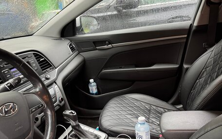 Hyundai Elantra VI рестайлинг, 2018 год, 1 250 000 рублей, 7 фотография