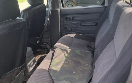 Nissan NP300, 2010 год, 650 000 рублей, 2 фотография