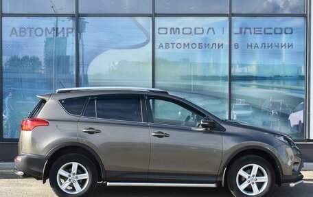 Toyota RAV4, 2014 год, 1 997 000 рублей, 4 фотография