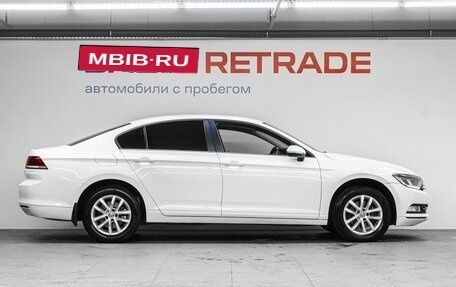 Volkswagen Passat B8 рестайлинг, 2016 год, 1 795 000 рублей, 5 фотография