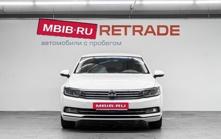 Volkswagen Passat B8 рестайлинг, 2016 год, 1 795 000 рублей, 3 фотография