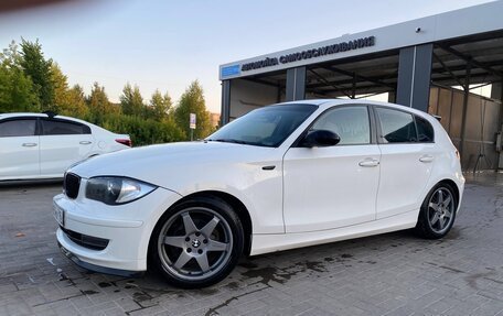 BMW 1 серия, 2008 год, 900 000 рублей, 5 фотография
