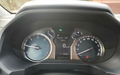 Toyota Land Cruiser Prado 150 рестайлинг 2, 2021 год, 6 400 000 рублей, 9 фотография
