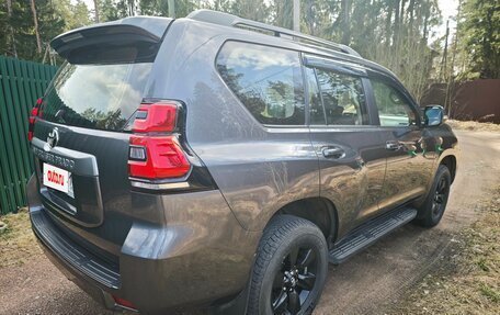 Toyota Land Cruiser Prado 150 рестайлинг 2, 2021 год, 6 400 000 рублей, 6 фотография