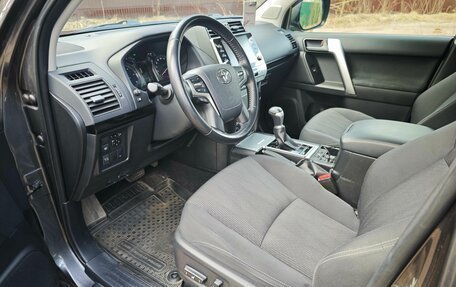 Toyota Land Cruiser Prado 150 рестайлинг 2, 2021 год, 6 400 000 рублей, 8 фотография
