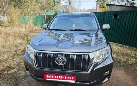 Toyota Land Cruiser Prado 150 рестайлинг 2, 2021 год, 6 400 000 рублей, 3 фотография