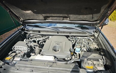 Toyota Land Cruiser Prado 150 рестайлинг 2, 2021 год, 6 400 000 рублей, 15 фотография