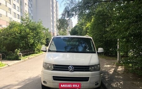Volkswagen Multivan T5, 2010 год, 2 000 000 рублей, 2 фотография