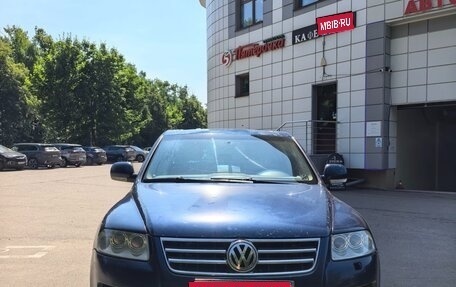 Volkswagen Touareg III, 2004 год, 950 000 рублей, 1 фотография
