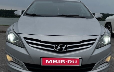 Hyundai Solaris II рестайлинг, 2016 год, 1 030 000 рублей, 1 фотография