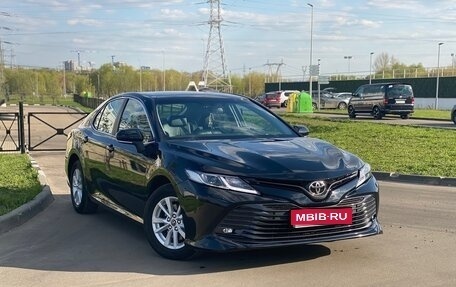 Toyota Camry, 2019 год, 3 300 000 рублей, 1 фотография