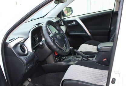 Toyota RAV4, 2016 год, 2 450 000 рублей, 4 фотография
