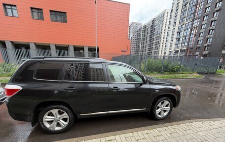 Toyota Highlander III, 2013 год, 1 490 000 рублей, 3 фотография